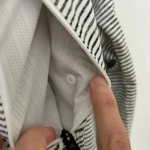 Lululemon 1/4 zip  striped running shirt - Picture 9 of 12